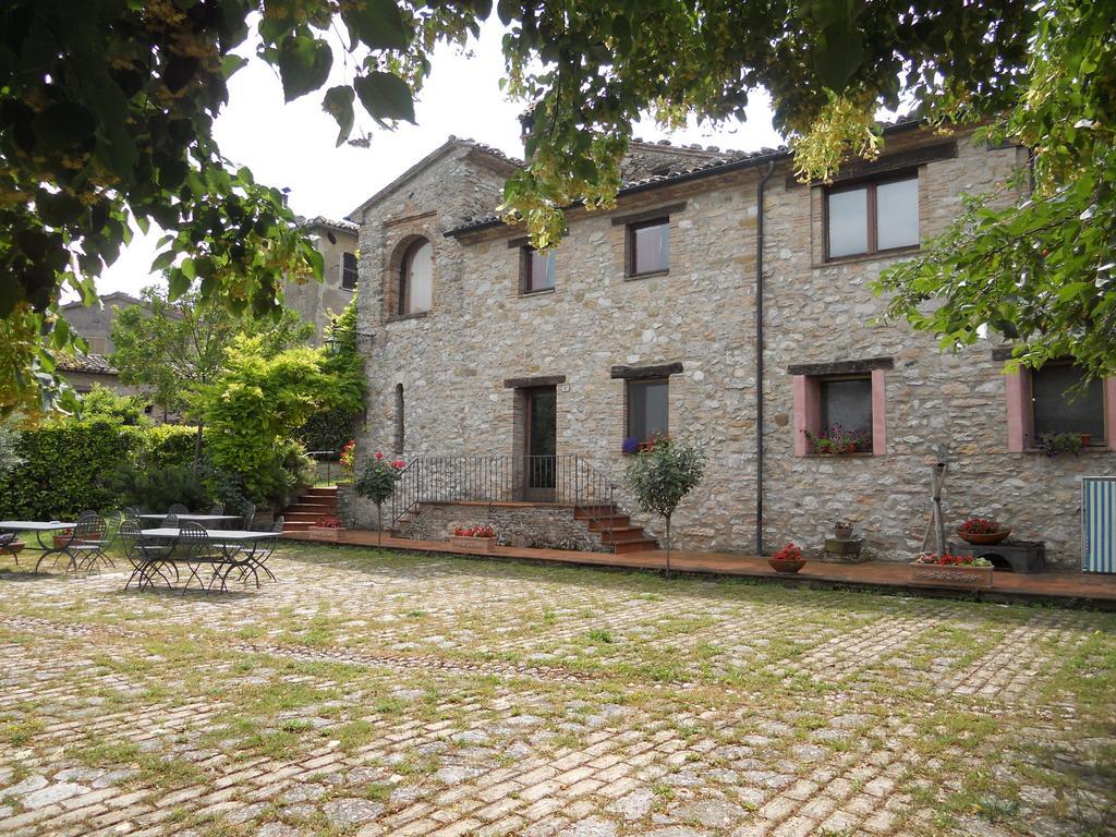 Villa Il Giardino Degli Ulivi Castelraimondo Exterior foto