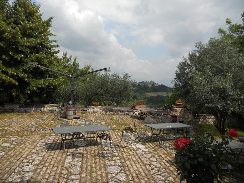Villa Il Giardino Degli Ulivi Castelraimondo Exterior foto